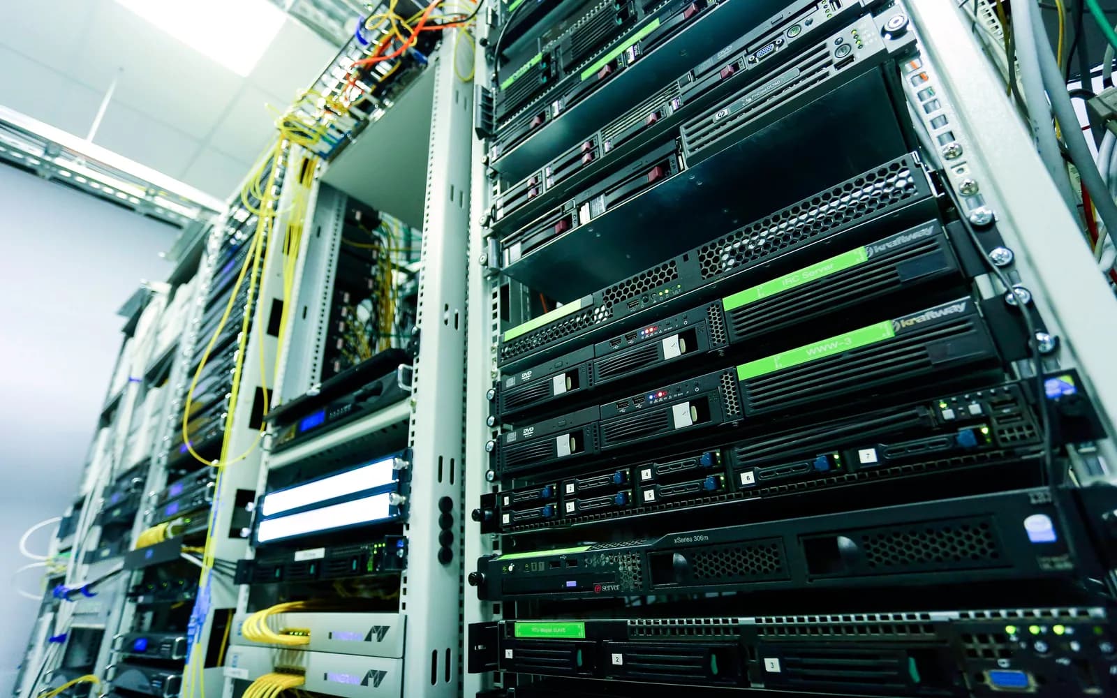Data Center cable routing application
